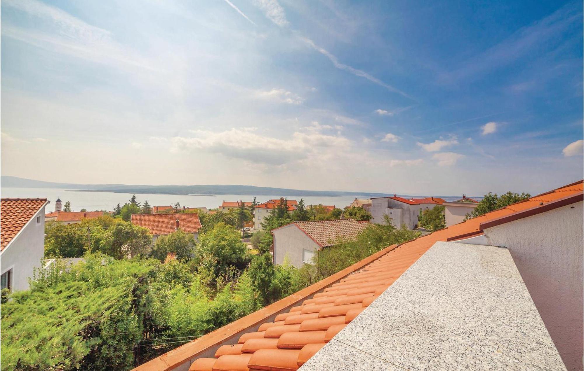 2 Bedroom Amazing Apartment In Crikvenica Ngoại thất bức ảnh